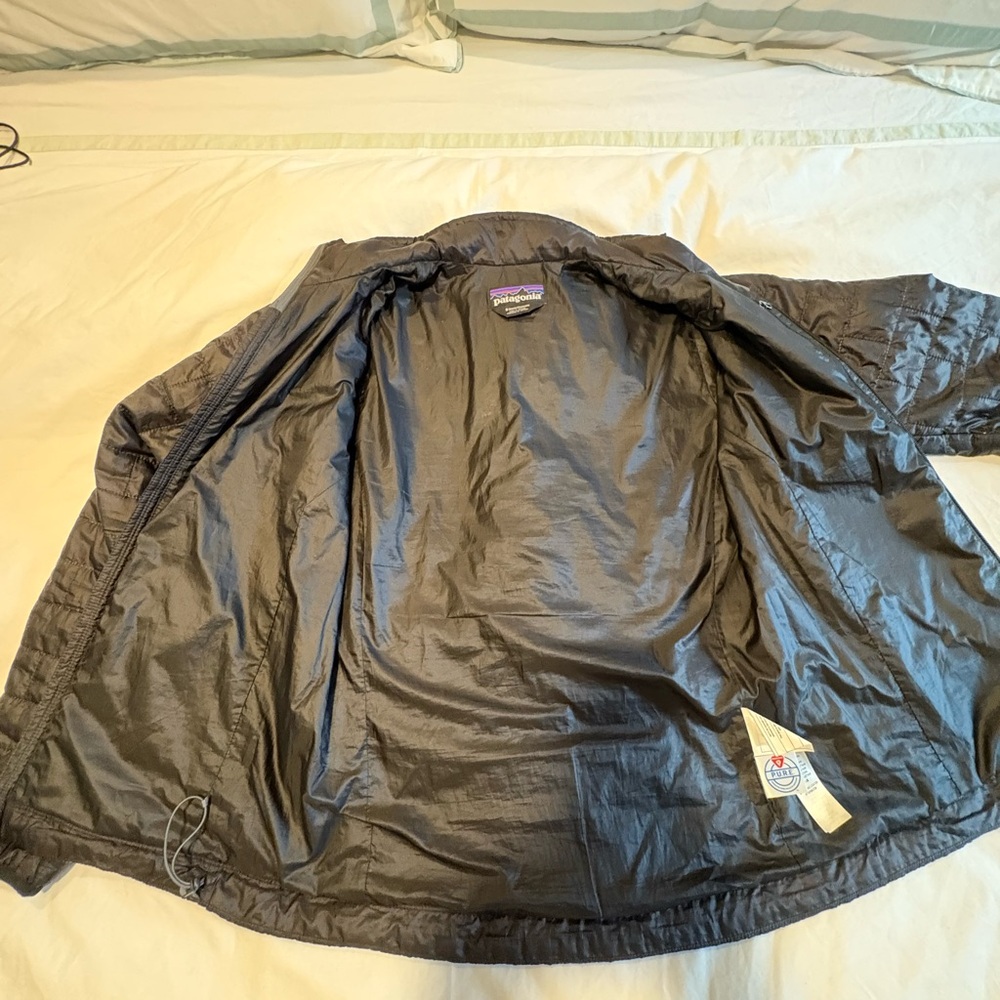 PATAGONIA MEN’S SMALL BLACK NANO PUFF JACKET (Like New) - Picture 4 of 4